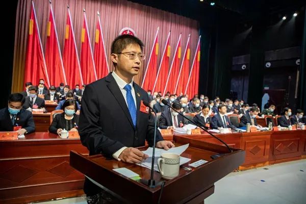 今天,丹江口市第十九届人民代表大会第一次会议开幕