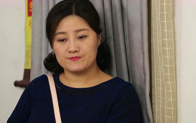 王云开直播有说有笑,评论区被"谢大脚"刷屏,这种