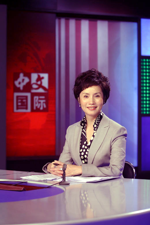 央视著名主播徐俐:儿子在结婚证上的留言,让她泪目反思