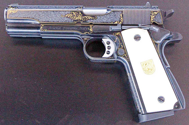 双倍的火力输出,阿森纳af2011-a1双管手枪