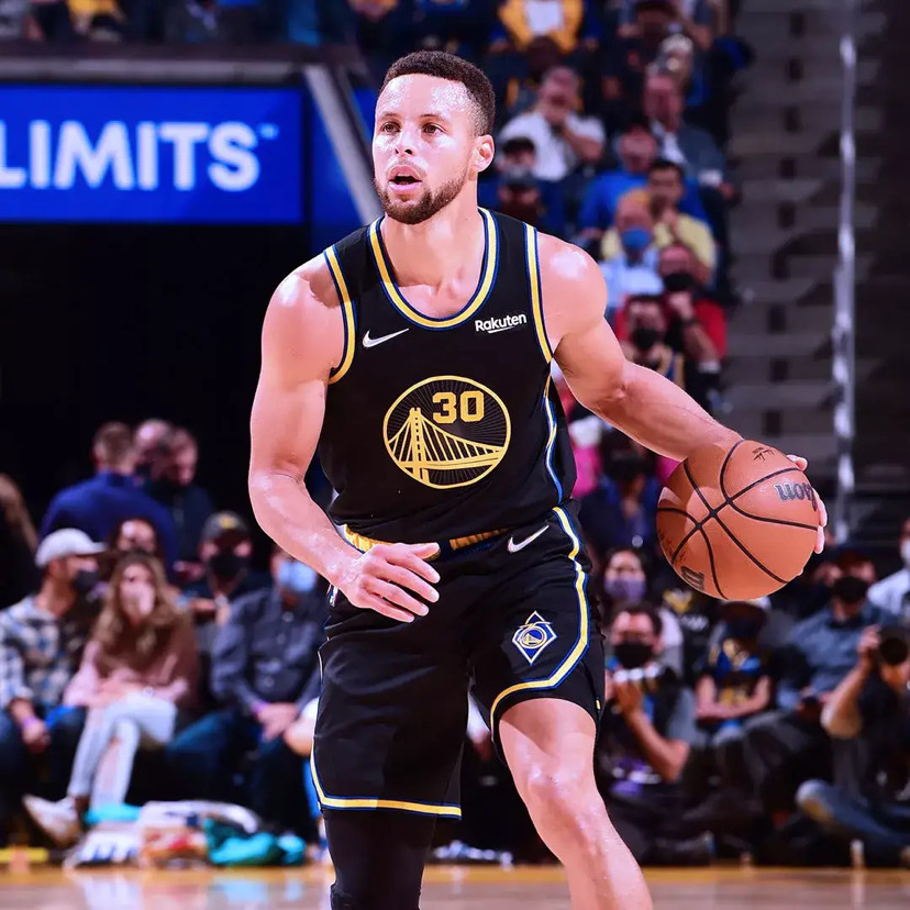 nba NBA：目前得分榜前15的球员年龄和薪水一览，谁的性价比最高？