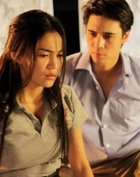 用尸油满足私欲香艳又邪恶的电影尸油3d