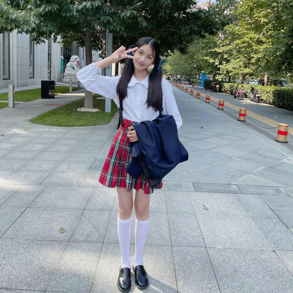 13岁张籽沐近照呆萌的小顾里已长成美少女初恋脸太赞了