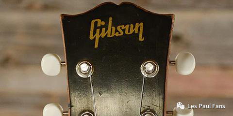 1947年的gibson絲網印logo,為了與鑲嵌logo統一,同樣也是為了便於印製