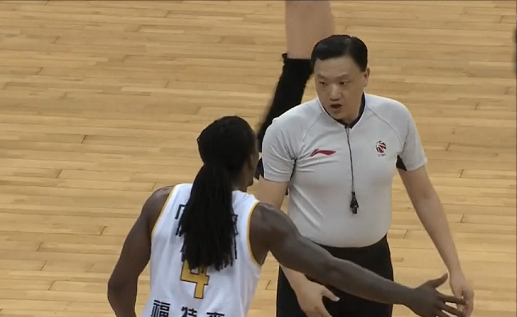 串谋作弊遭严罚cba裁判魏国梁叶楠被撤销裁判资格