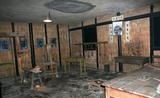 1951年,一名乡村教师被扭送公审判死刑,为何31年后又成革命功臣