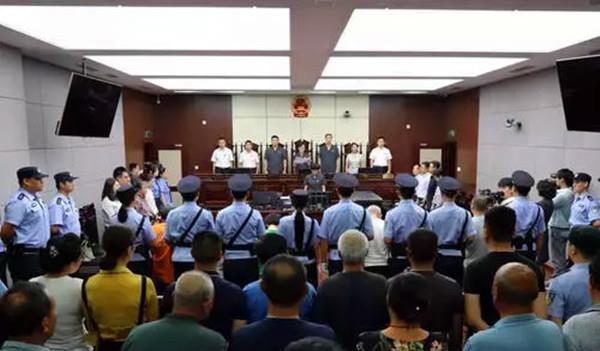 青岛灭门案始末善心房东被租客灭门一家四口饱受摧残
