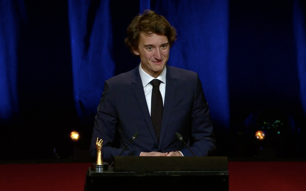 jean arnault在颁奖礼上bernard有过两次婚姻,一共有5个孩子,前面大的