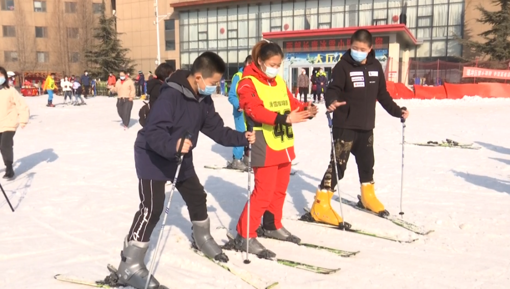 瑞银上调标普500指数目标位称公司盈利回升将抵棋牌消收益率风险抵消