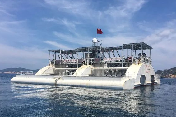 丢在海面上就能发电带你认识几种新型海浪发电机节能环保还省钱