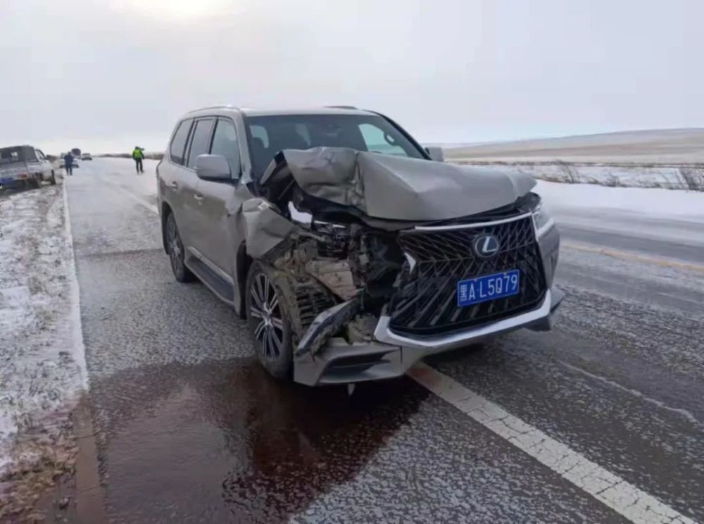 雪地追尾图片图片