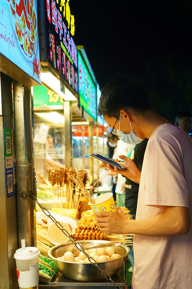 义乌旅行:充满市井烟火气的宾王夜市_腾讯新闻