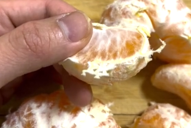 橘子吃多了真会变成小黄人吗?网友纷纷现身说法:有幸变过!