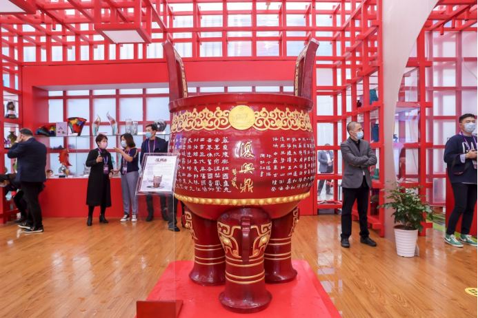 济南小吃排行_黄焖鸡把子肉济南扒蹄……美食山东亮相第四届进博会