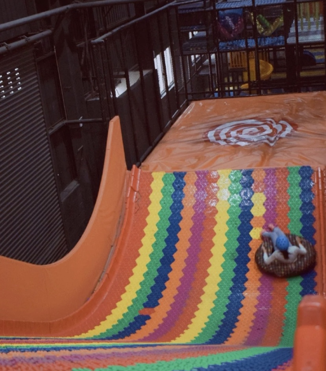 成都网红蹦床馆,好玩又减压,等你来挑战!