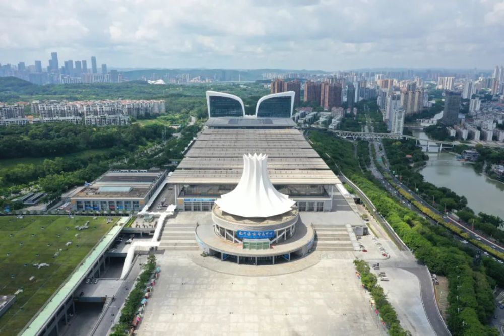 城市会展业竞争力指数按照4个直辖市,5个计划单列市,10个副省级城市