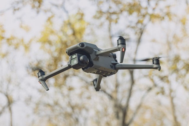 4/3画幅 双镜 全向避障 dji mavic 3无人机评测