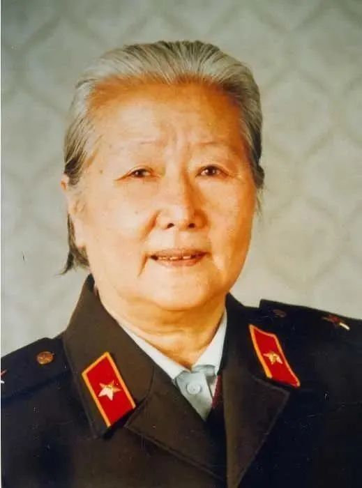 言,黄宗江编剧,陶玉玲,廖有梁等人主演的电影《柳堡的故事》一经上映