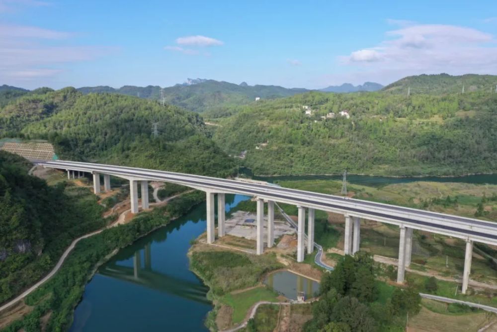 铜仁国企招聘60人!贵州中交江玉高速公路发展有限公司招聘简章