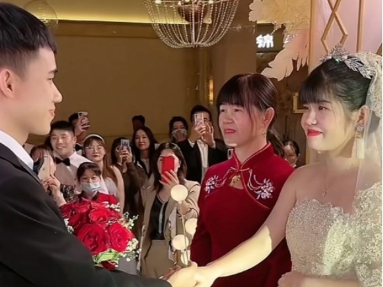 广西网红陈三废拥有4200万粉丝,逆袭成亿万富翁,为社会做啥贡献了