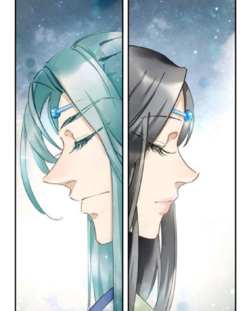 潭主春妖,眉目如画,身笼寒气,站在月下当真似一汪春水般,美丽妖冶至极