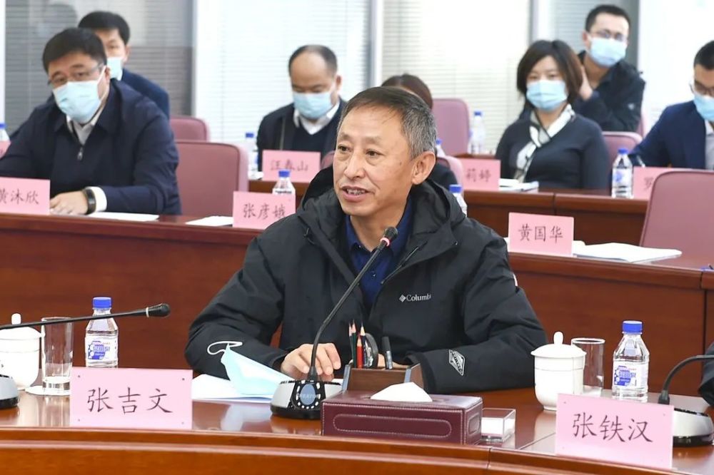 集良策 听真言 开门搞教育整顿