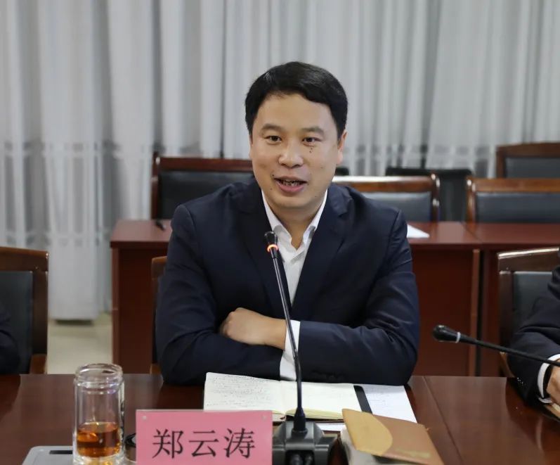 市委常委,市政府党组成员,龙山镇党委书记郑云涛郑云涛指出,村务合规