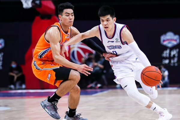 cba 上海男篮大胜获得五连胜 小将李添荣再创得分新高