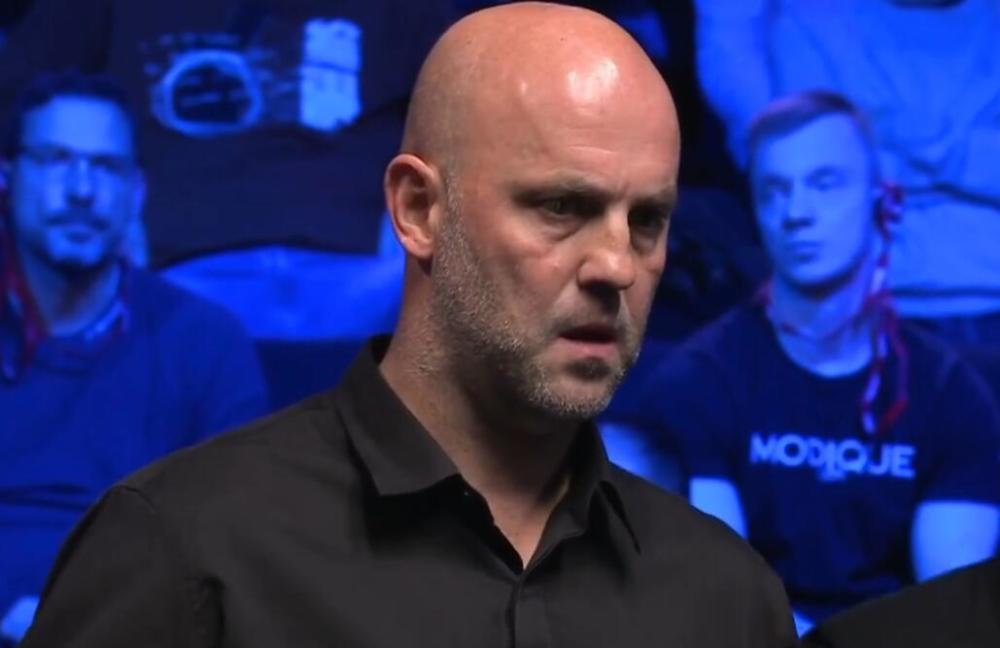 4-1战胜马修赛尔特,正赛第一轮4-2击败吉米罗伯逊,第二轮4-1哈尔沃斯