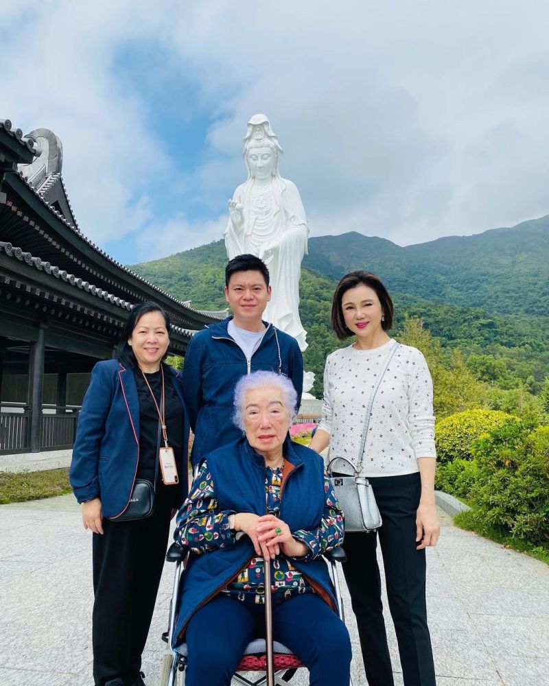 林建岳老母现身寺庙吃斋，96岁坐轮椅行动不便，曾拒绝王祖贤入门