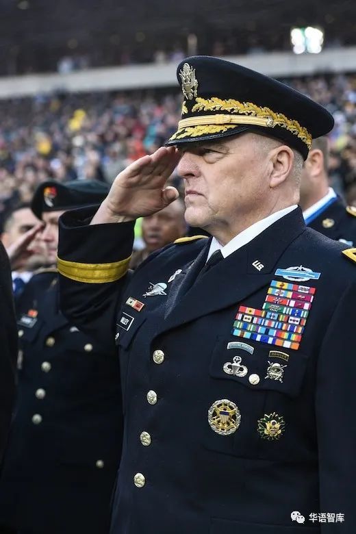 然而,在单边霸权主义的影响下,美国开始推行"民主改造",造成部分地区