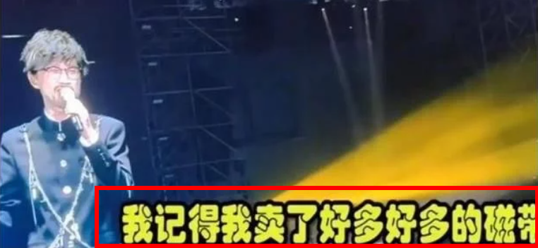 他被称为“情歌教父”，出道33年，经典歌曲久唱不衰！