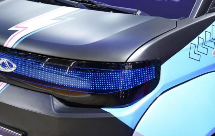 神车qq 重出江湖 配2个安全气囊 带倒车影像 高级空调 仅售2万多 腾讯新闻