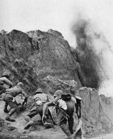 撼天动地!中条山800伤兵宁死不降跳黄河