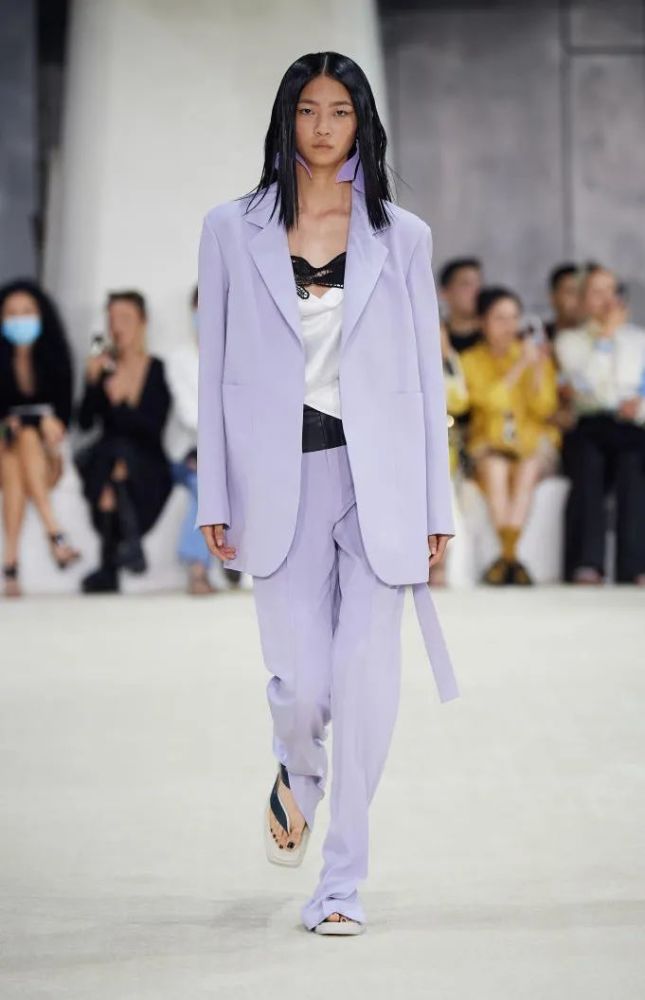 2022春夏中国女装流行色