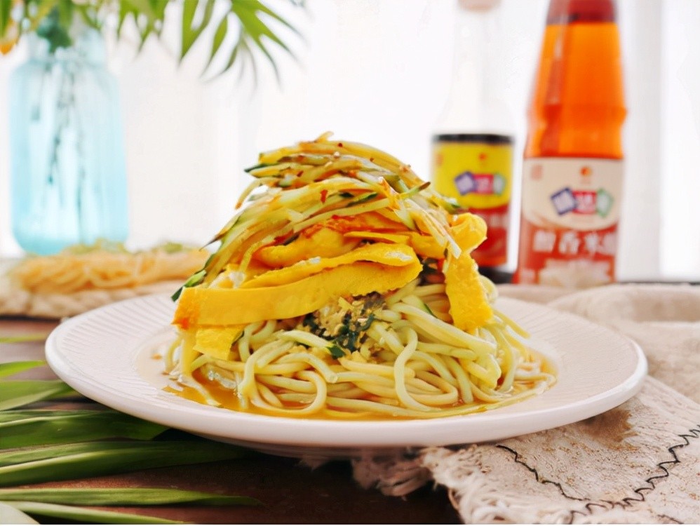 没食欲就吃的蒜汁捞面,河南经典,筋道又爽口_腾讯新闻