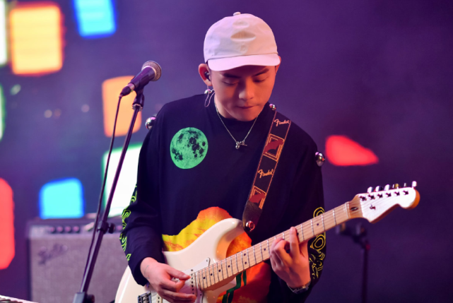 邱品睿|张伦硕|郭羡妮|李菁菁|李柄熹|陈松伶|周迅|张雨绮|钟丽缇