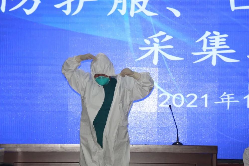 白衣执甲 无畏逆行 驰援西宁