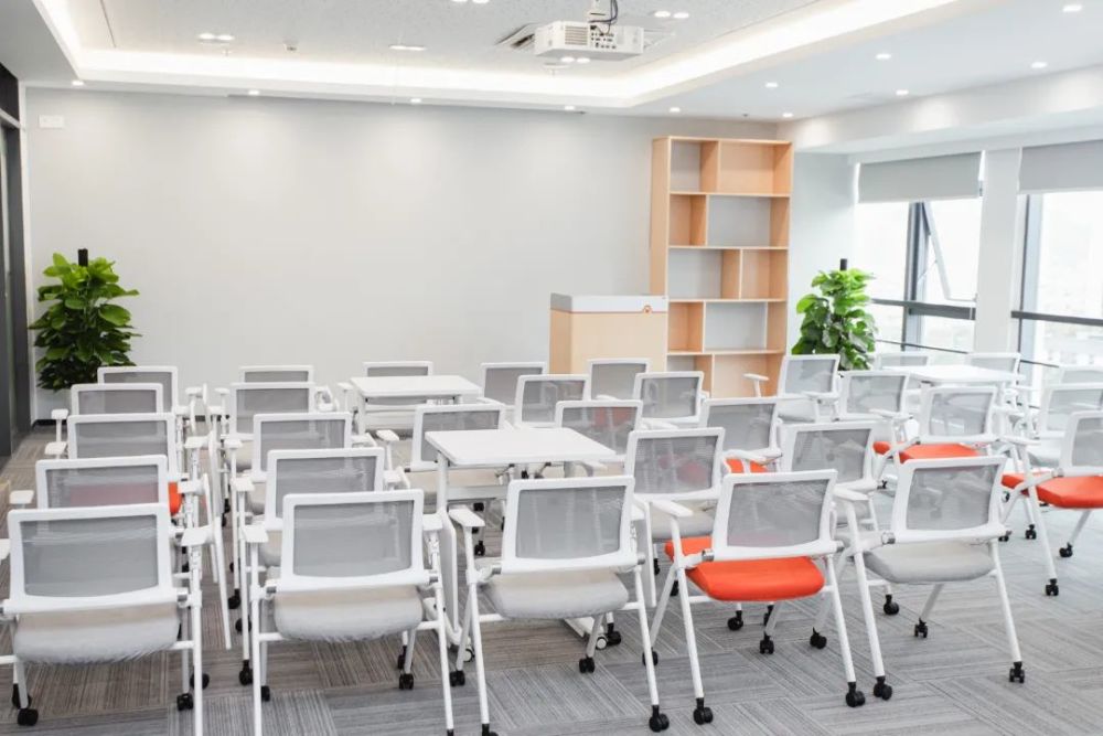 有温度的职场佛山平安人寿30营销职场全新上线