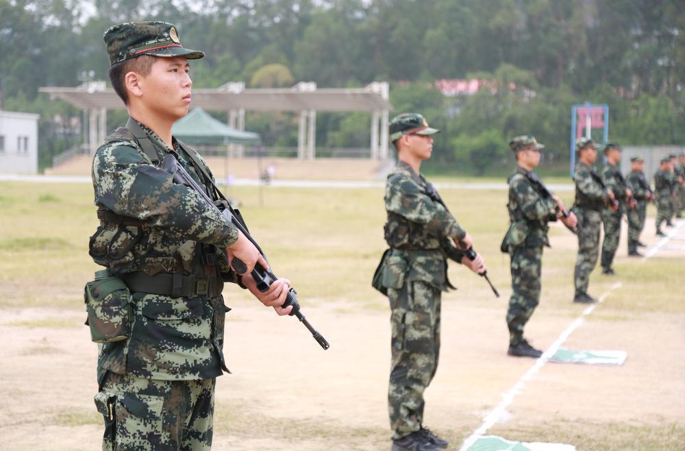 【图集】烎!武警第二机动总队新兵打响军旅生涯第一枪