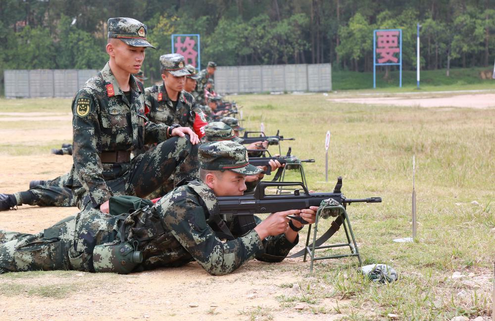 【图集】烎!武警第二机动总队新兵打响军旅生涯第一枪