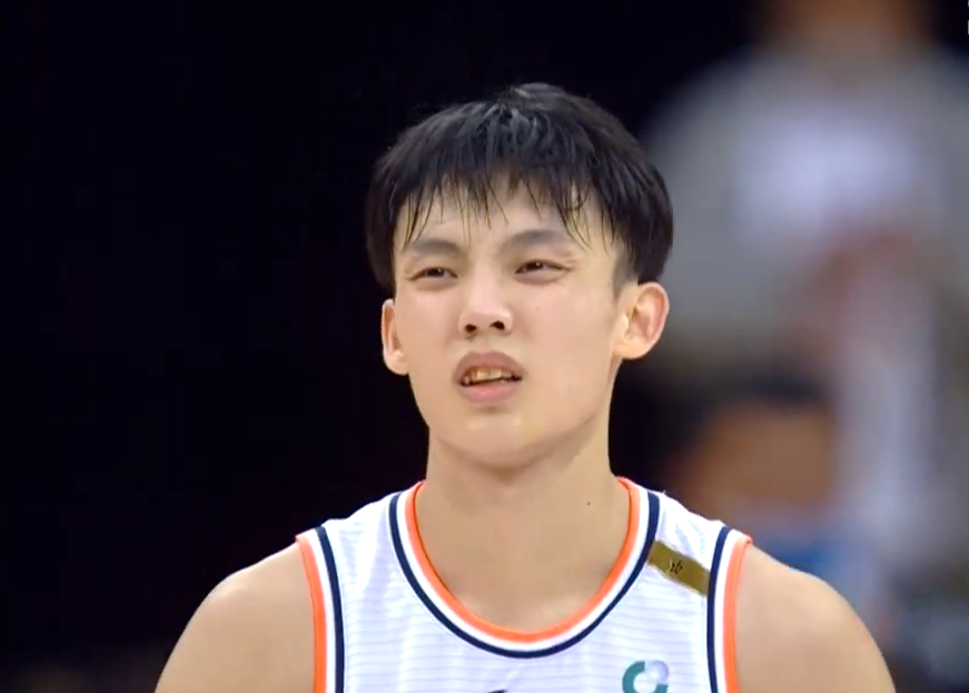cba 广东罕见惨败！CBA11冠王手感冰凉：全场仅得67分，杜锋只剩苦笑