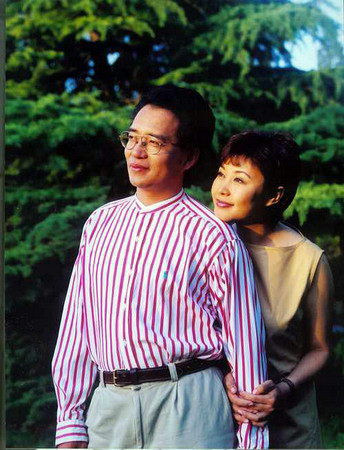 蔡猛与徐笑梅:央视一对著名主持人夫妻,风光背后有艰辛_腾讯新闻