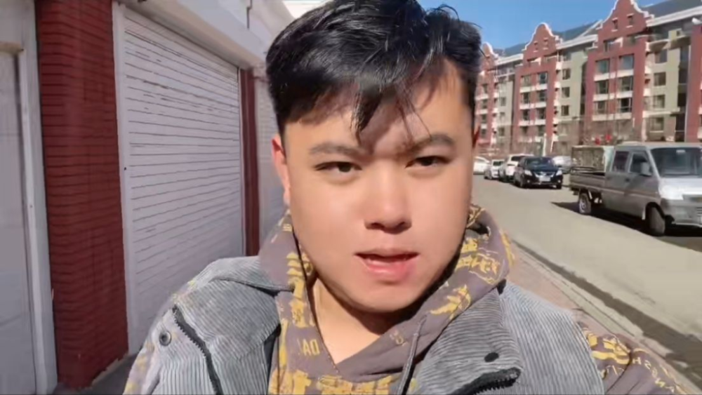 在b站有几百万人看土木老哥打灰