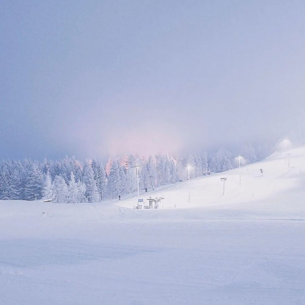 適合冬天的下雪背景圖