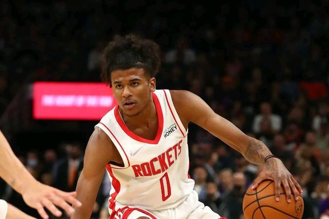 火箭队泰特绝杀上篮被约基奇封盖,掘金95比94险胜火箭队