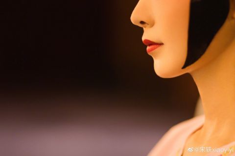 宋轶挑战传统京剧花旦造型台步戏腔到位极具观赏性