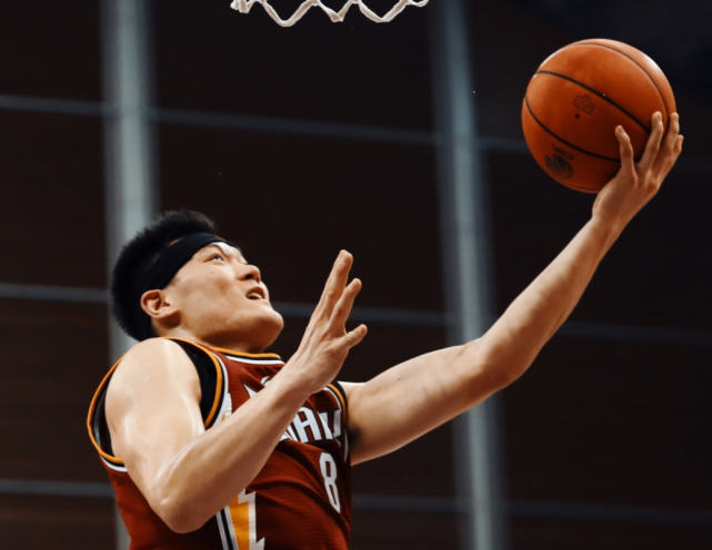 砍25分创生涯新高!大嘴球星完成自证,大学生球员照样能行