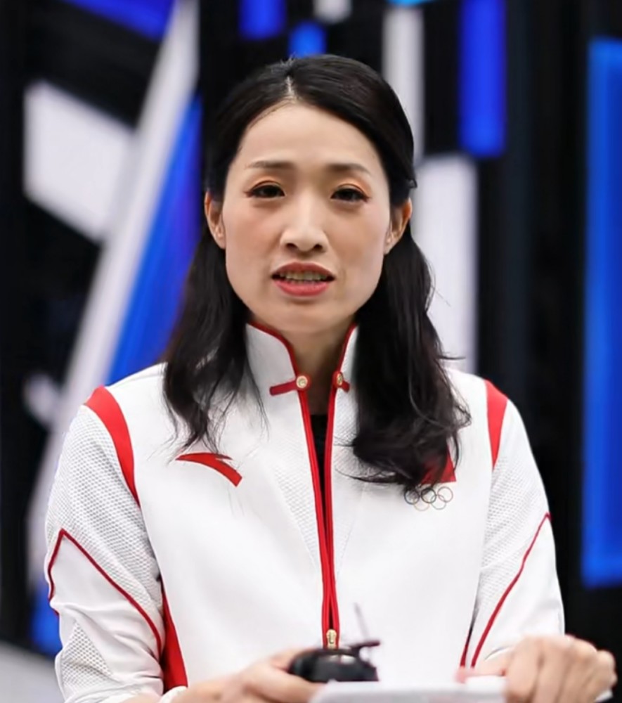 奥运冠军罗雪娟学开飞机嫁大10岁老公后从高校辞职生活很惬意