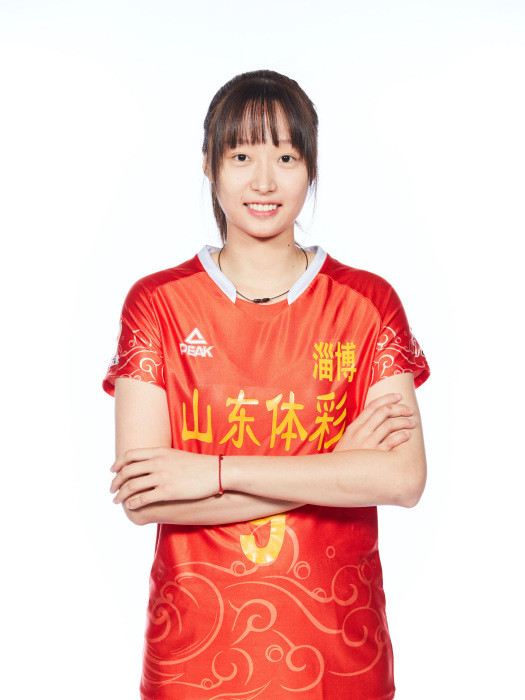 宋立琪是山东女排中的"保姆主攻",虽然进攻一般,但是六轮一传加